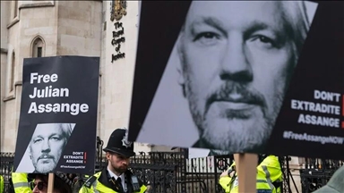 La Haute Cour britannique accorde à Julian Assange le droit de faire appel de son extradition vers les États-Unis