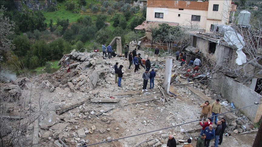 إصابات بقصف إسرائيلي استهدف مقهى في جنوب لبنان