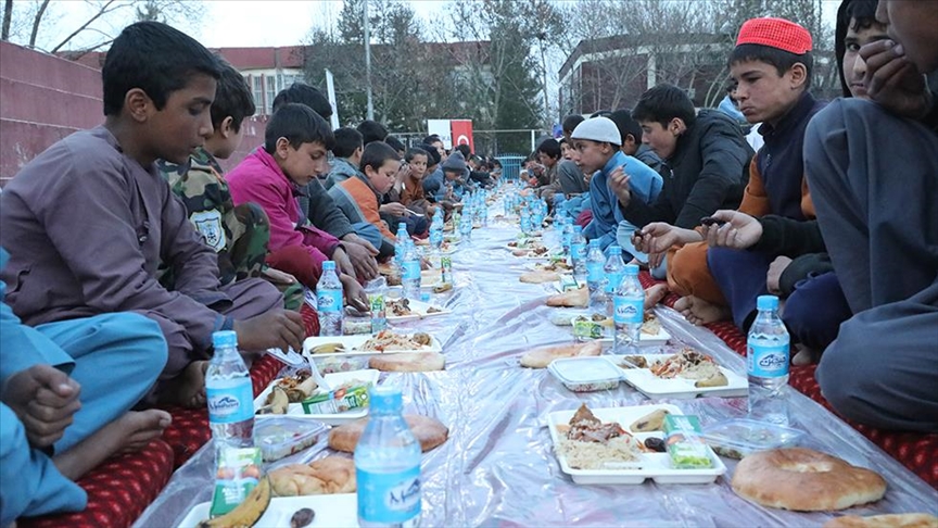 TIKA u Kabulu organizirala iftar za djecu bez roditelja