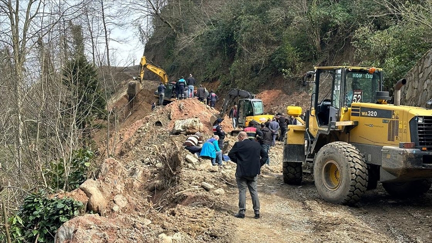 Trabzon'da göçük altında kalan 3 işçi öldü