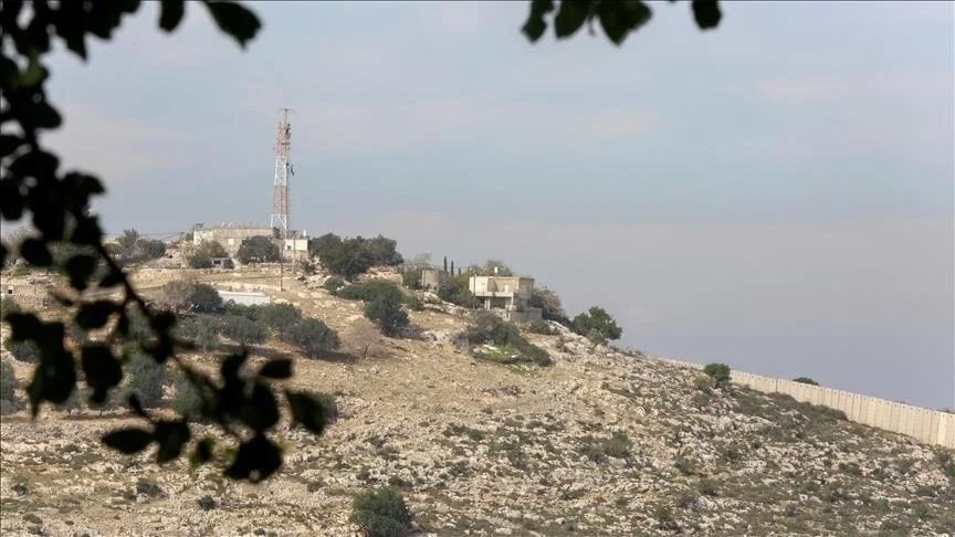 حزب الله يقصف كريات شمونة شمال إسرائيل "ردا على ‏مجزرة الهبارية" 