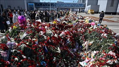 Moskva: Ispred koncertne dvorane cvijeće i odavanje počasti poginulim u napadu