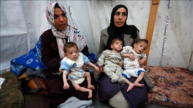 Палестинка  опасается за жизнь своих тройняшек, страдающих от голода 