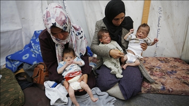 Palestinska majka strahuje za živote trojki zbog akutne nestašice hrane i lijekova