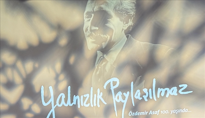 Özdemir Asaf'ın 100. yaşı "Yalnızlık Paylaşılmaz" etkinliğiyle kutlandı