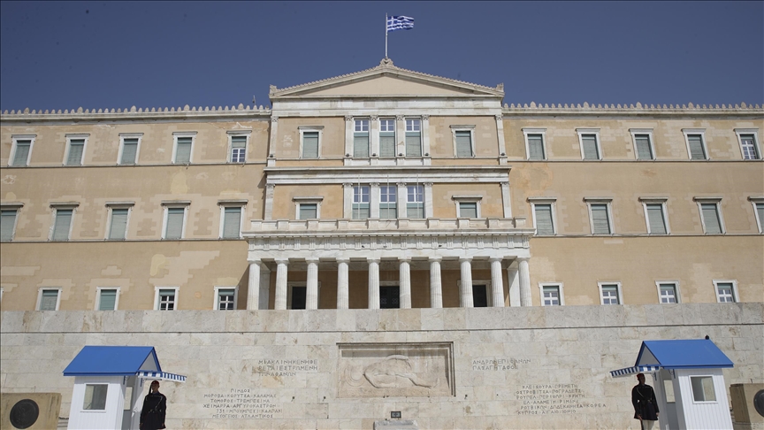 2 Greek ministers resign after meeting with media mogul
