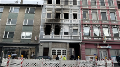 ألمانيا.. سفير تركيا يزور موقع حريق مبنى أودى بحياة 4 بلغاريين