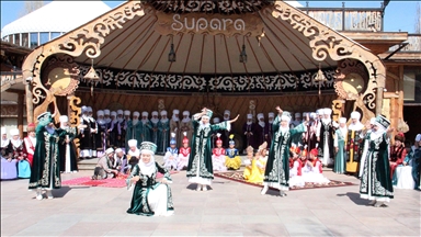 Фольклорный ансамбль бабушек в Кыргызстане хранит народные традиции