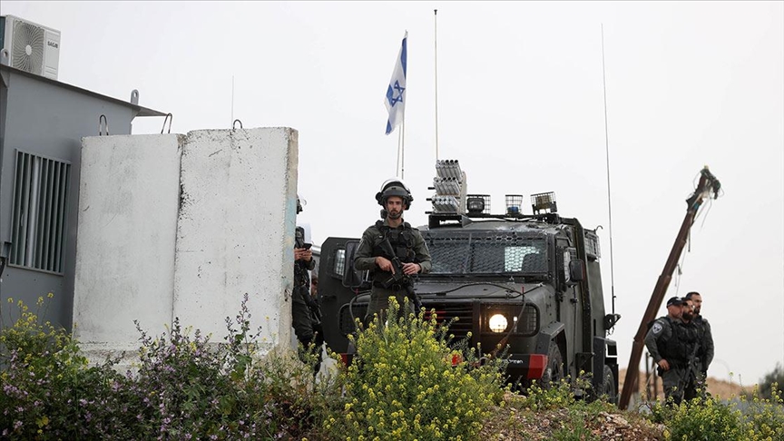 Израел го ограничува пристапот на Палестинците до џамијата Ал Акса трет петок во месецот Рамазан
