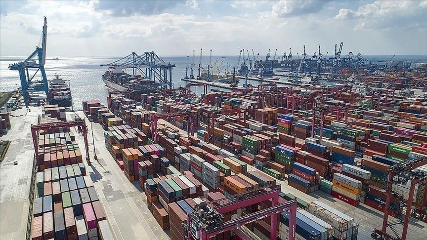 Türkiye's foreign trade gap halves in January-February