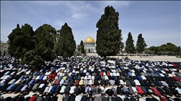 125 ألف فلسطيني يصلون الجمعة الثالثة من رمضان بالأقصى 