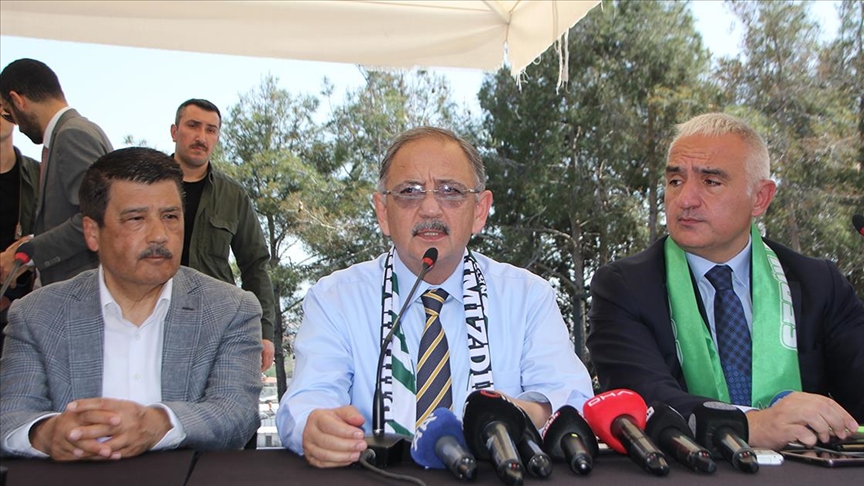 Bakan Özhaseki: Gecesi gündüzü vatandaşın işi olan bir başkan seçersek o şehirlerin geleceği de çok aydınlık oluyor
