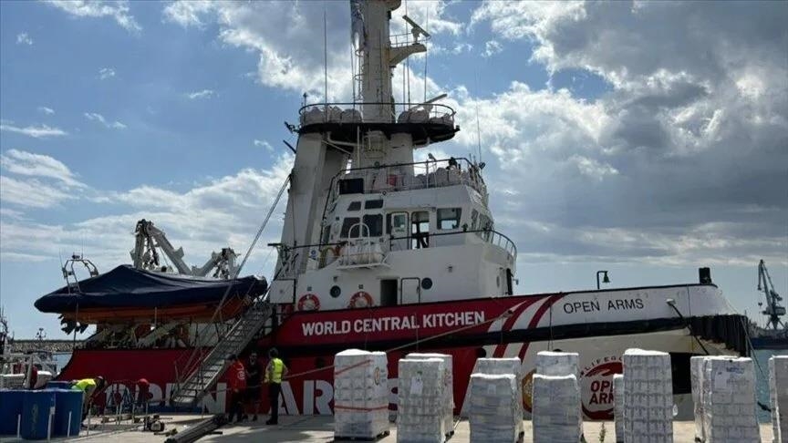 مغادرة 3 سفن قبرص الرومية لإيصال 400 طن من الغذاء لغزة