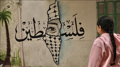 Египетските уметници цртајќи графити и мурали се солидаризираат со Палестина