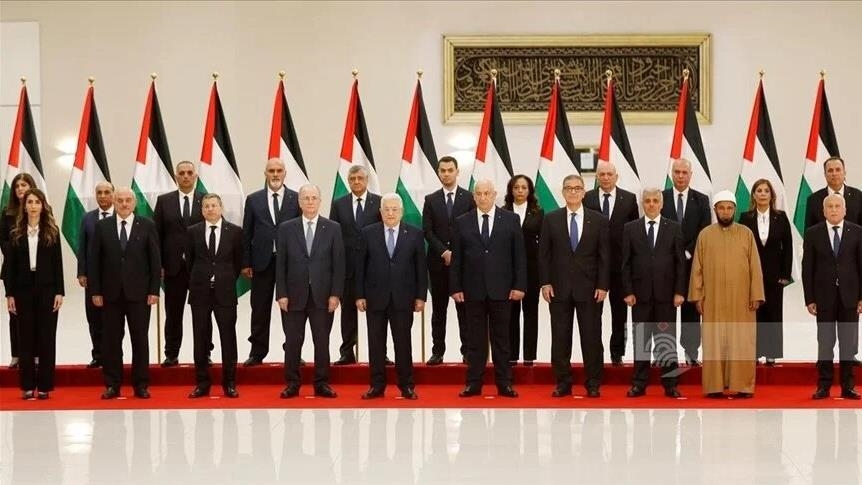 Le gouvernement de Mohammed Mustafa prête serment devant le président palestinien