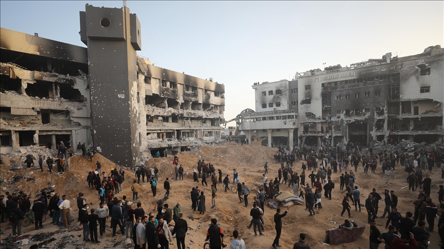 "حكومة غزة": إسرائيل قتلت مئات المدنيين وأخفتهم بأرضية مجمع الشفاء 