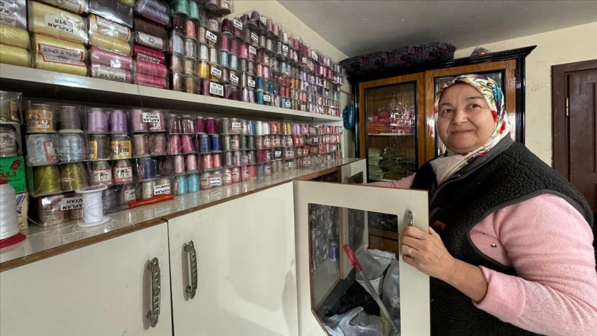"Nermin Abla" öncülüğünde güç birliği yapan kadınlar el işi ürünler üretiyor