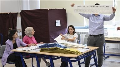 Туркије: Пребројувањето на гласовите на локалните избори продолжува, разликата останува мала