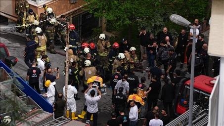 29 orang tewas dalam kebakaran klub malam yang sedang direnovasi di Istanbul