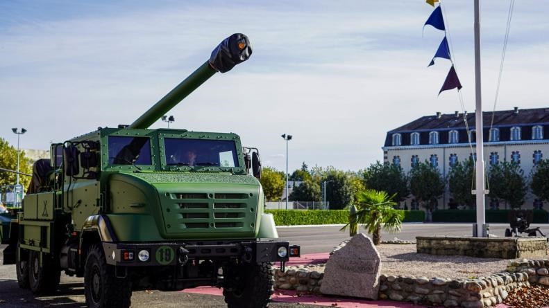 France plans monthly production of 12 Caesar howitzers: Defense minister