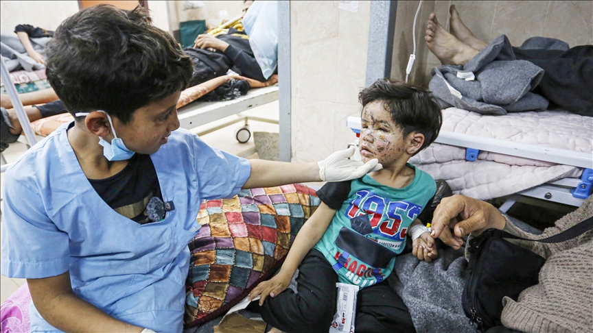 أطفال غزة.. بين نيران الحرب وخطر الكبد الوبائي