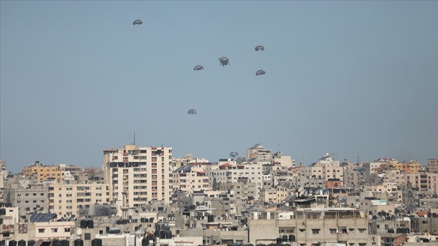 الإمارات ومصر تنفذان الإنزال الجوي الـ22 لمساعدات في غزة