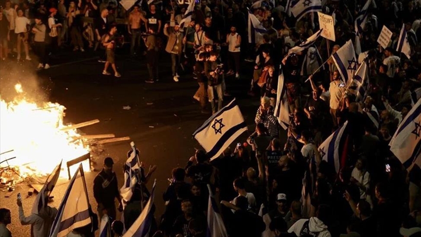 Israeli protesters conflict with police close to Netanyahu’s residence
