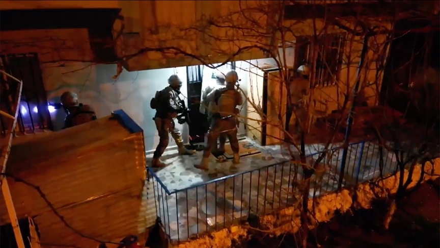 Van merkezli 14 ilde "kanunsuz sokak eylemleri" yapan 340 şüpheli yakalandı