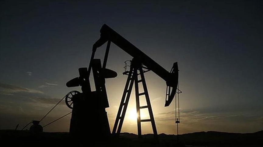 Oil prices down with weak demand in US