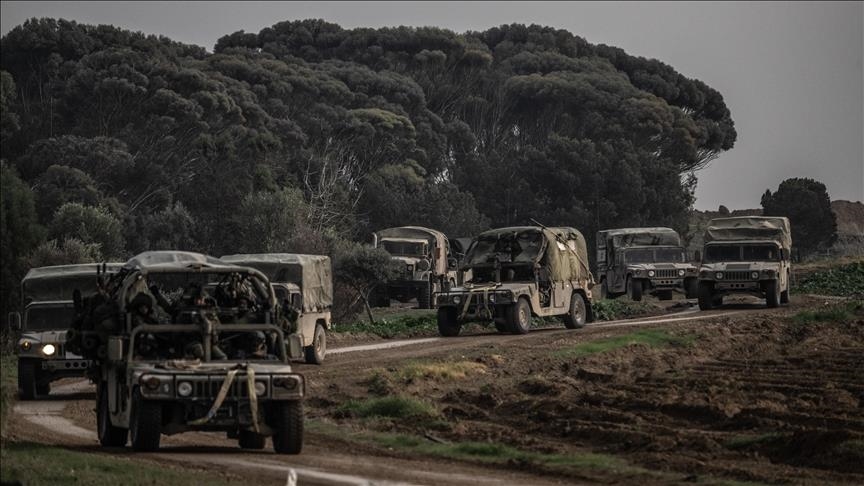 Israeli journalist compares WCK workers killing to army slaying hostages in Gaza while waving white flag