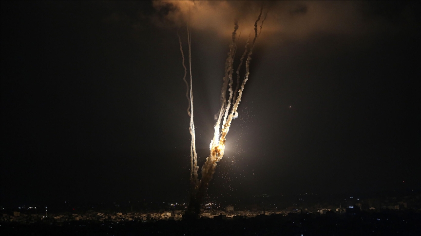 إسرائيل.. إطلاق صواريخ من غزة نحو سديروت ومستوطنات بالجنوب