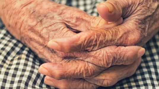 İngiltere'de Alzheimer'ın erken teşhisi için kan testi deneyleri yapılacak