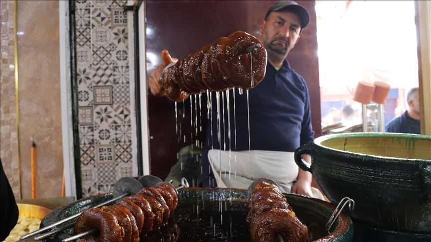 Tunisie : les "Mkhareq" de Béja, une pâtisserie spéciale qui égaie les soirées ramadanesques