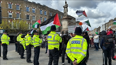 İngiltere'de vekillerin İsrail yanlısı tutumunu eleştiren eski bakana partisinde soruşturma başlatıldı