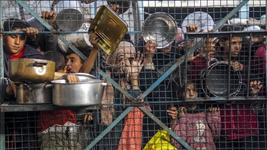 أوكسفام تحذر من مغبة ترك الفلسطينيين بغزة لمصير الموت جوعا