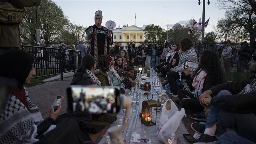 Amerikalı Müslümanlardan Beyaz Saray önünde "Gazze ile dayanışma" iftarı