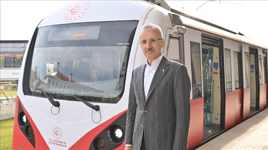 Ulaştırma ve Altyapı Bakanlığı, İstanbul ve Konya'da iki raylı sistem projesini üstlendi