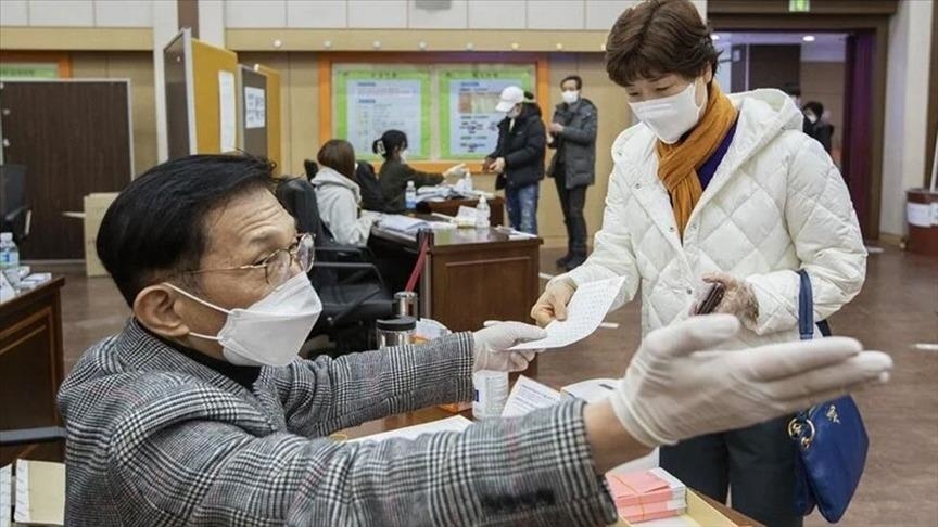 Over 31% of eligible voters cast ballots in South Korea early voting Over 31% of eligible voters cast ballots in South Korea early voting