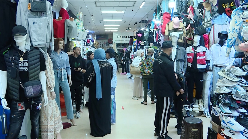 Fas'ta erkeklerin eşlerine bayram hediyesi aldığı "tuz hakkı" geleneği yıllardır yaşatılıyor