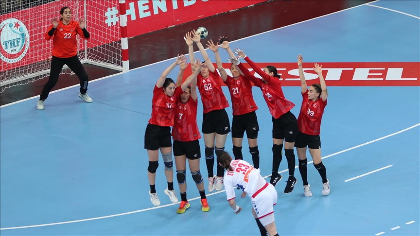 A Milli Kadın Hentbol Takımı, Avrupa Şampiyonası'na gitmeye hak kazandı