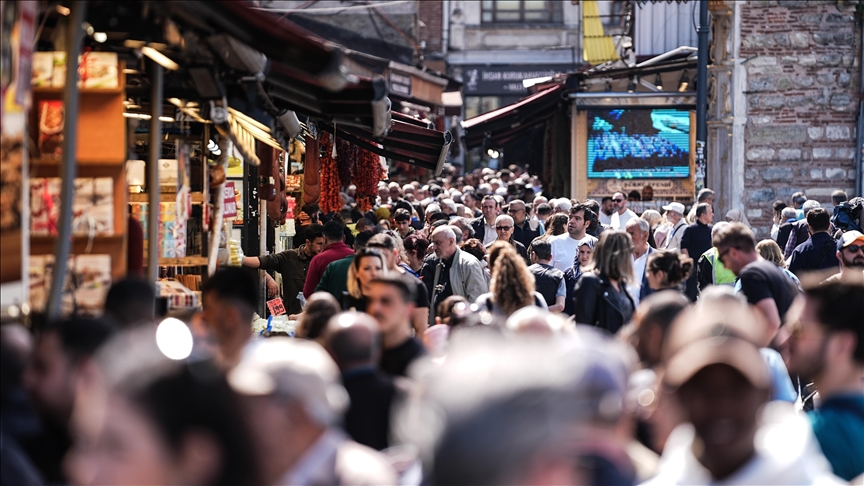Eminönü'nde bayram alışverişi hareketliliği