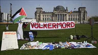 Almanya’nın UAD’de yargılanmasına başlandığı gün Alman Meclisi önünde Filistin’e destek gösterisi