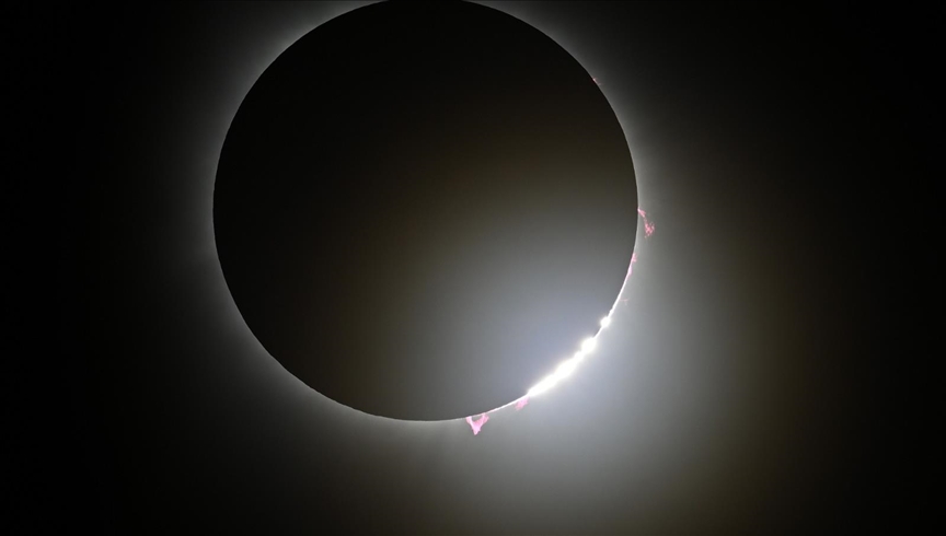 L'éclipse totale prend fin en Amérique du Nord après avoir assombri le ciel du Mexique, des États-Unis et du Canada