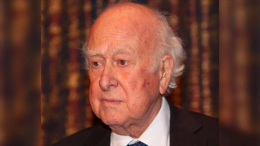 Le Britannique lauréat du prix Nobel de physique, Peter Higgs, s'éteint à 94 ans