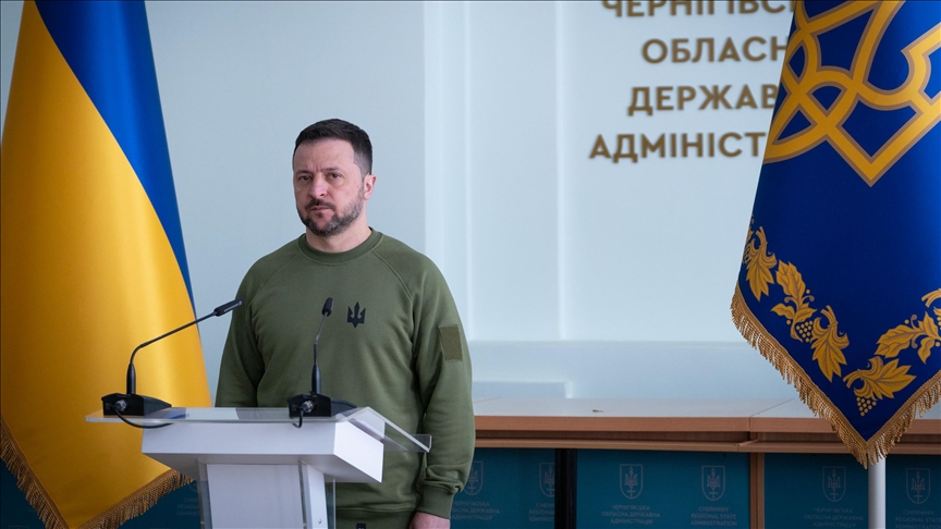 Ukrainian president inspects border fortifications amid tensions with Russia