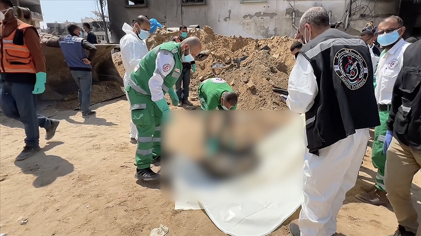 Gazze’deki Sivil Savunma Birimi, Şifa Hastanesi ile Han Yunus’tan şu ana kadar 409 naaş çıkarıldığını açıkladı