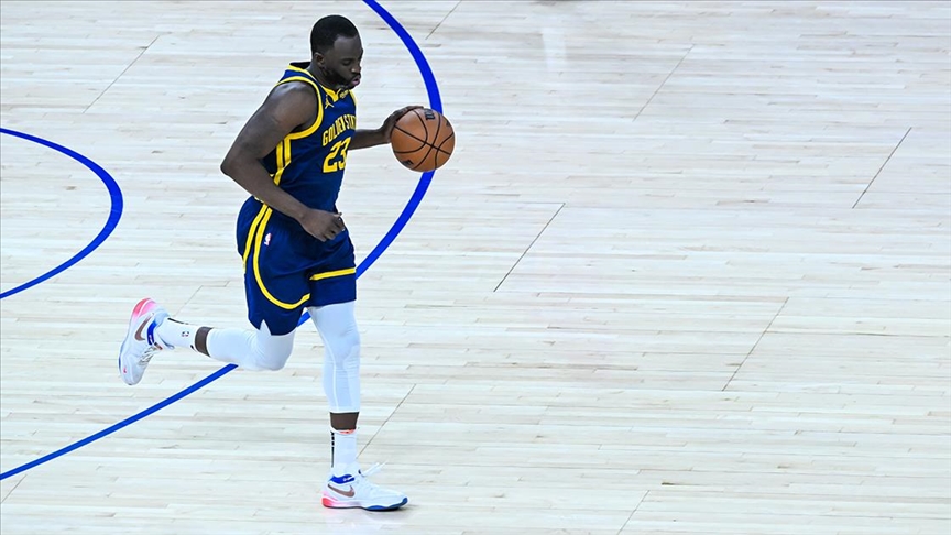 NBA'de Warriors, deplasmanda Lakers'ı 14 sayı farkla geçti
