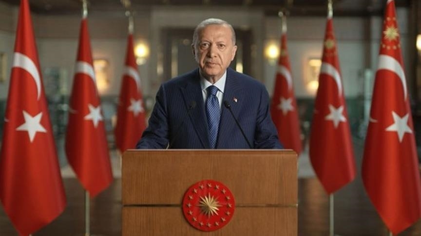 الرئيس أردوغان يعزي هنية في استشهاد أبنائه وأحفاده