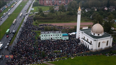 Тысячи мусульман совершили праздничный намаз в мечетях Москвы 
