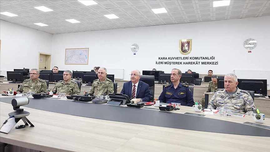 Глава Минобороны Турции: Борьба с террористами продолжится до полного устранения угрозы